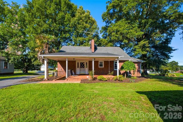 636 NC 16 Highway N, Taylorsville, NC 28681