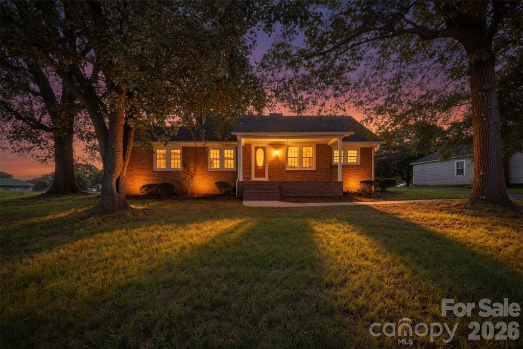 636 NC 16 Highway N, Taylorsville, NC 28681