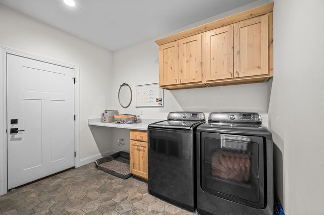 208 Ann Avenue, Riverdale, IA 52722