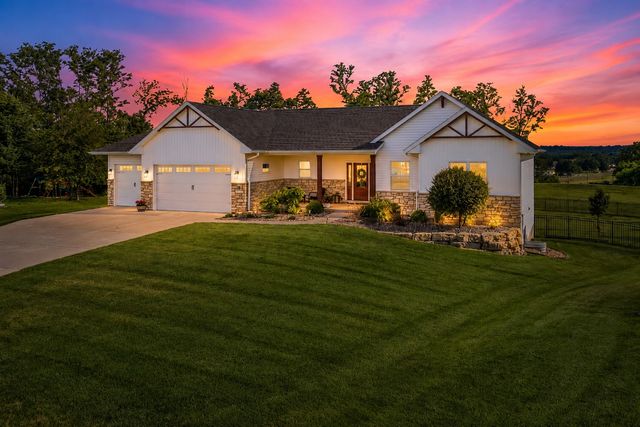 208 Ann Avenue, Riverdale, IA 52722