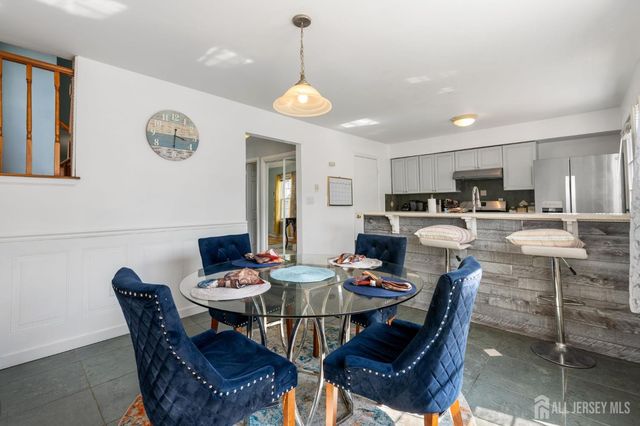 23 Gwizdak Court, Sayreville, NJ 08872