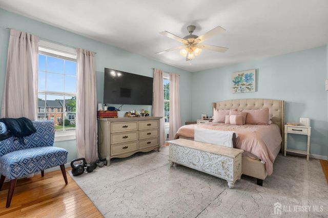 23 Gwizdak Court, Sayreville, NJ 08872