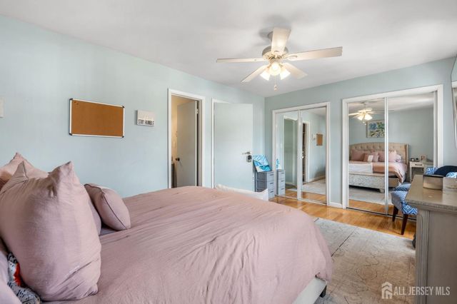 23 Gwizdak Court, Sayreville, NJ 08872