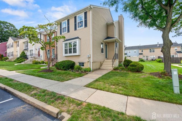 23 Gwizdak Court, Sayreville, NJ 08872