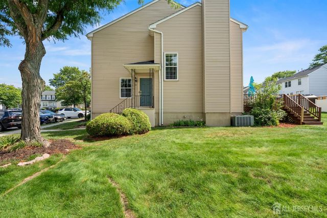 23 Gwizdak Court, Sayreville, NJ 08872