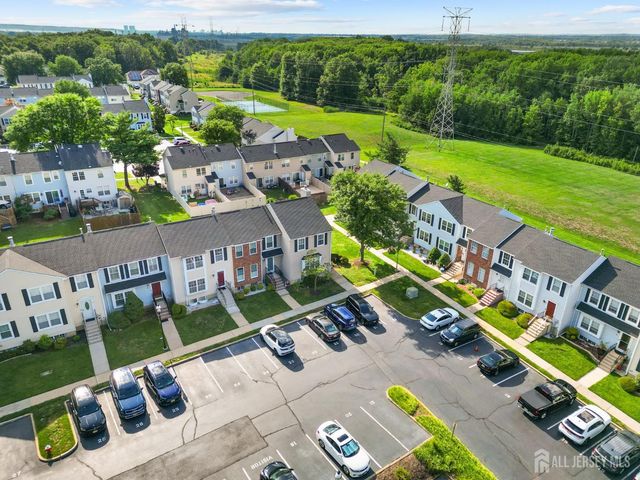 23 Gwizdak Court, Sayreville, NJ 08872