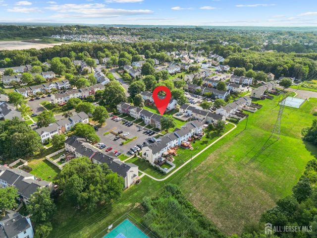 23 Gwizdak Court, Sayreville, NJ 08872