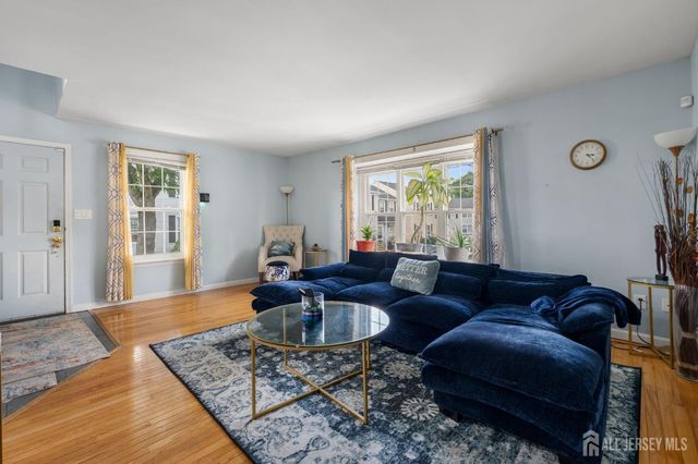 23 Gwizdak Court, Sayreville, NJ 08872