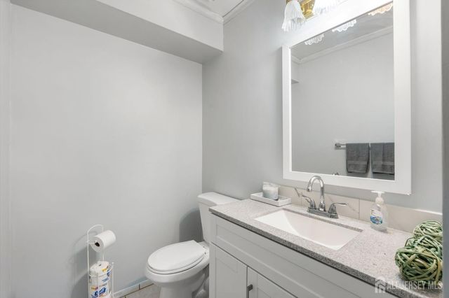 23 Gwizdak Court, Sayreville, NJ 08872