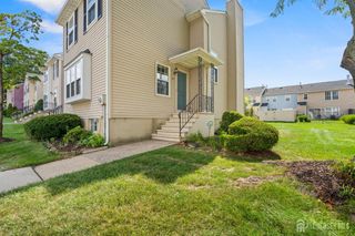 23 Gwizdak Court, Sayreville, NJ 08872