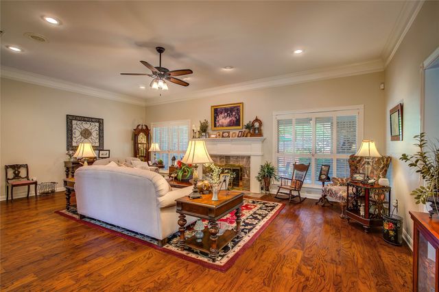 804 River Oaks Drive, Greenville, TX 75402
