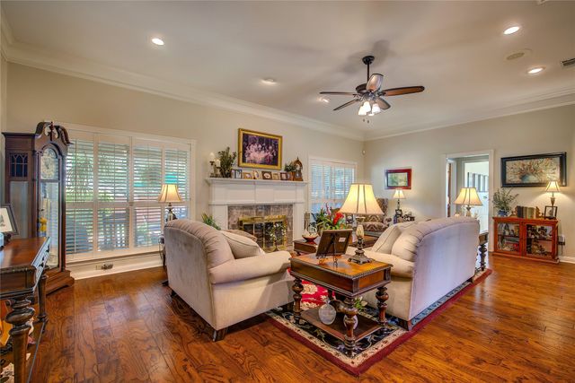 804 River Oaks Drive, Greenville, TX 75402
