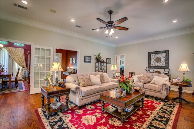 804 River Oaks Drive, Greenville, TX 75402
