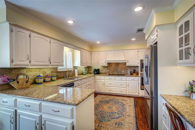 804 River Oaks Drive, Greenville, TX 75402