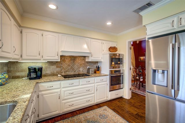 804 River Oaks Drive, Greenville, TX 75402