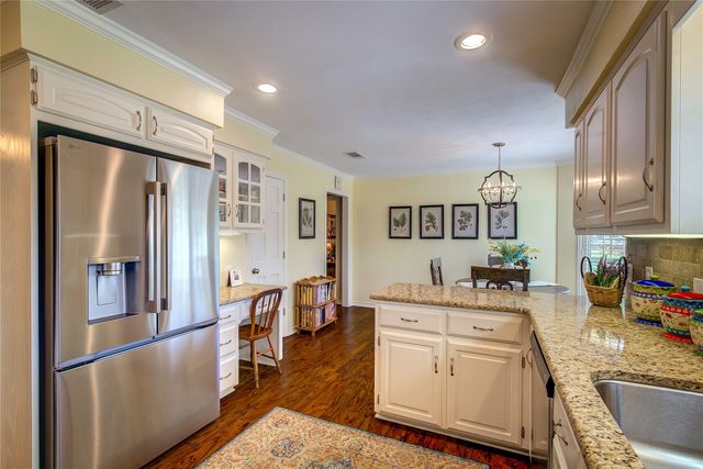 804 River Oaks Drive, Greenville, TX 75402