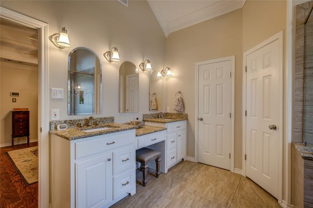 804 River Oaks Drive, Greenville, TX 75402