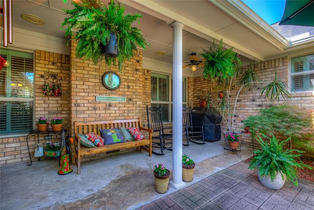 804 River Oaks Drive, Greenville, TX 75402