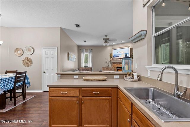 628 MISTY MORNING Court, Jacksonville, FL 32218