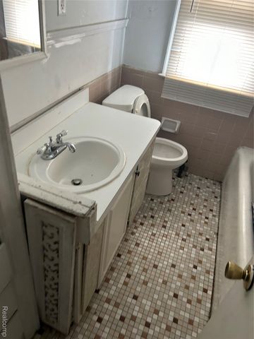 11731 Washburn Street, Detroit, MI 48204