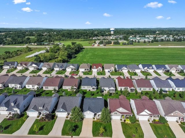 324 Gallant DRIVE, Lake Geneva, WI 53147