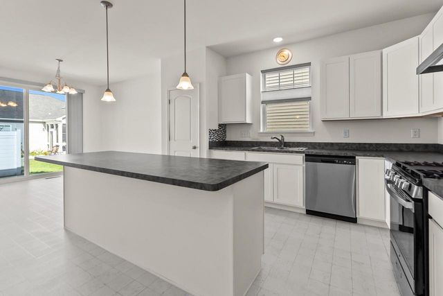 324 Gallant DRIVE, Lake Geneva, WI 53147