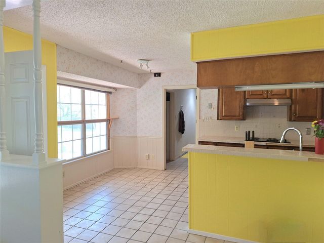 9011 Dorella LN, Austin, TX 78736
