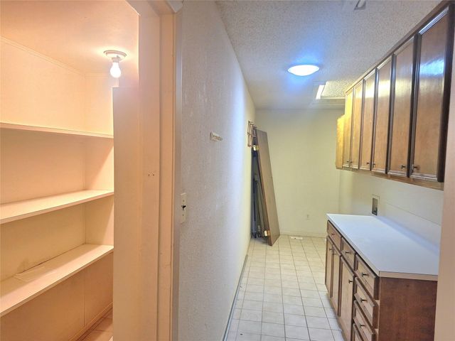 9011 Dorella LN, Austin, TX 78736