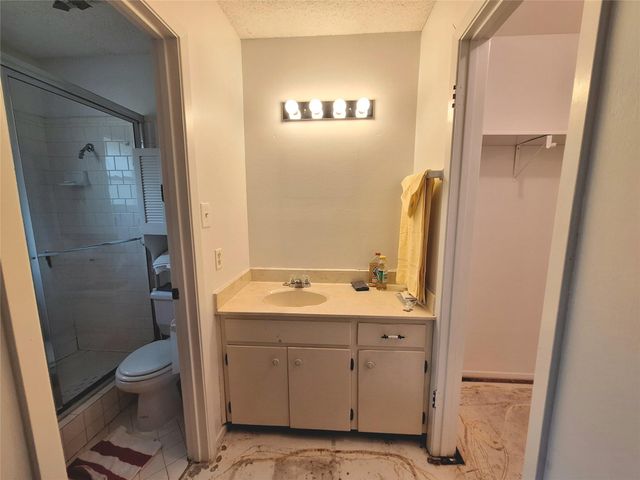 9011 Dorella LN, Austin, TX 78736