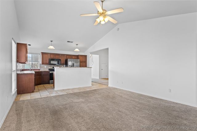 2204 E Princeton Street, Broken Arrow, OK 74012