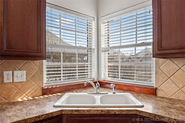 2204 E Princeton Street, Broken Arrow, OK 74012