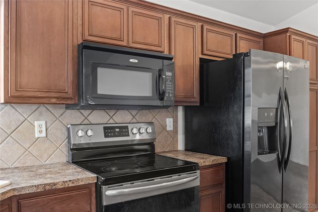 2204 E Princeton Street, Broken Arrow, OK 74012