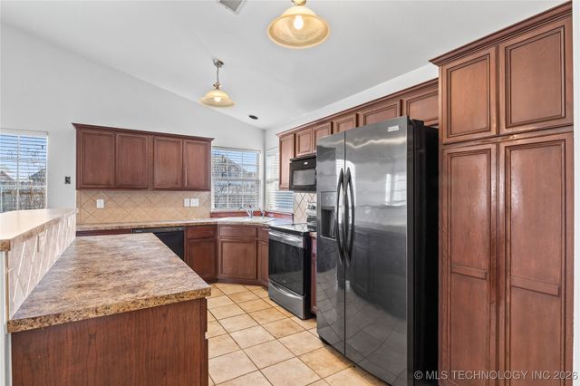 2204 E Princeton Street, Broken Arrow, OK 74012