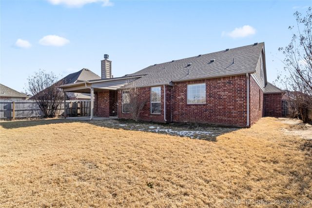 2204 E Princeton Street, Broken Arrow, OK 74012