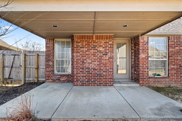 2204 E Princeton Street, Broken Arrow, OK 74012