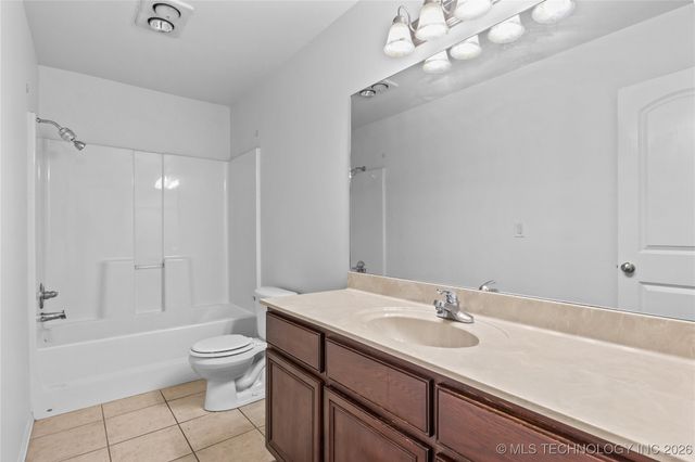 2204 E Princeton Street, Broken Arrow, OK 74012