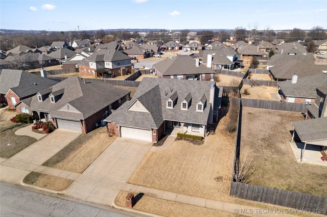 2204 E Princeton Street, Broken Arrow, OK 74012