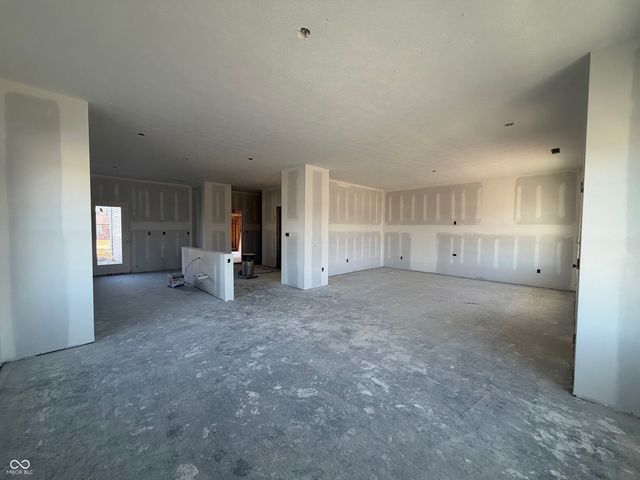 215 Springfield Crossing, Greenfield, IN 46140