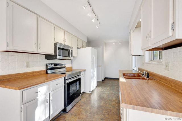 5915 Mercury Dr, Fort Collins, CO 80525