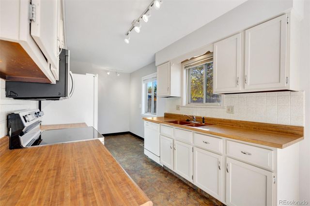 5915 Mercury Dr, Fort Collins, CO 80525