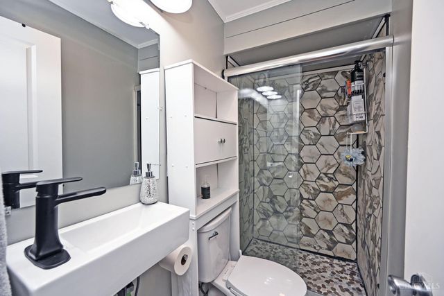 6510 St Rt 123, Franklin, OH 45005