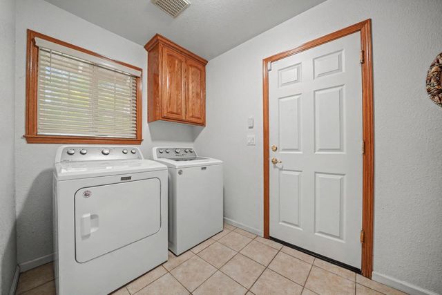 2312 Heinemann Dr, Valley Springs, CA 95252