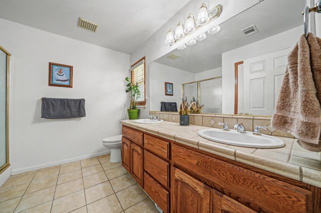 2312 Heinemann Dr, Valley Springs, CA 95252