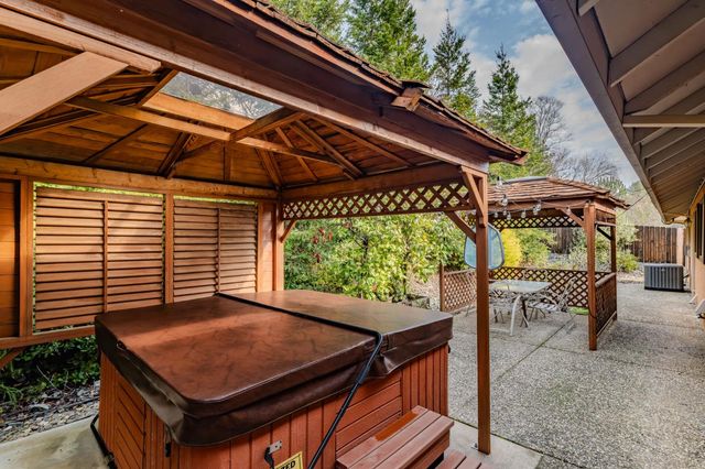 2312 Heinemann Dr, Valley Springs, CA 95252