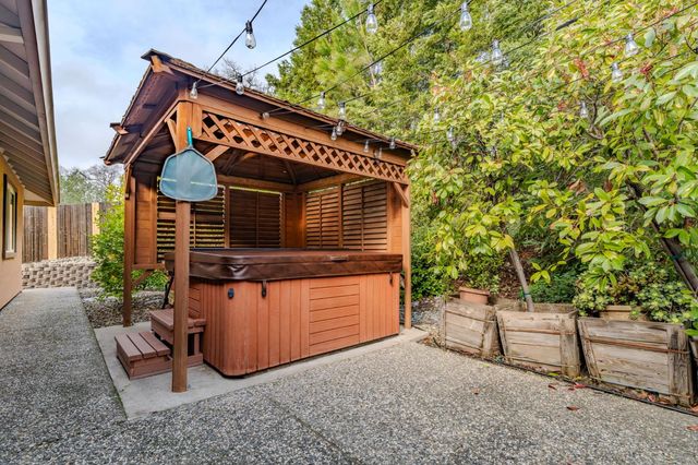 2312 Heinemann Dr, Valley Springs, CA 95252