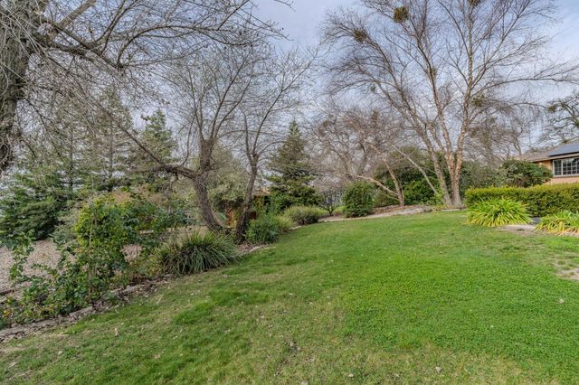 2312 Heinemann Dr, Valley Springs, CA 95252