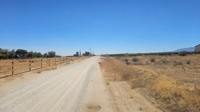 000 E T6, Littlerock, CA 93543