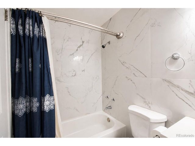 1307 Grays Peak Dr, Longmont, CO 80504