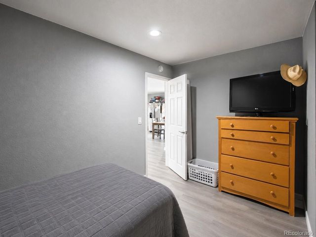 1307 Grays Peak Dr, Longmont, CO 80504