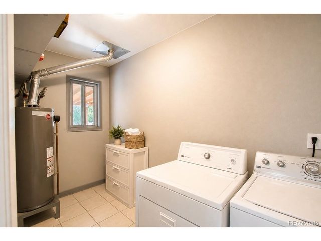 1307 Grays Peak Dr, Longmont, CO 80504
